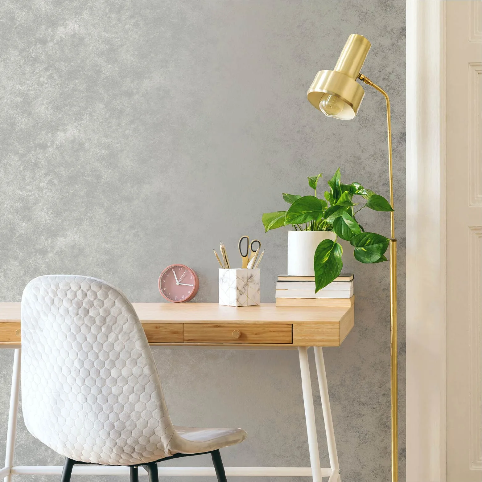 Workspace Gilded concrete